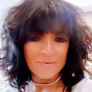 Meet your Posher, Gloria